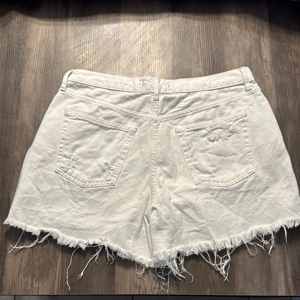 Free People We The Free White Distressed Jean Shorts Frayed Hem - Picture 6 of 6